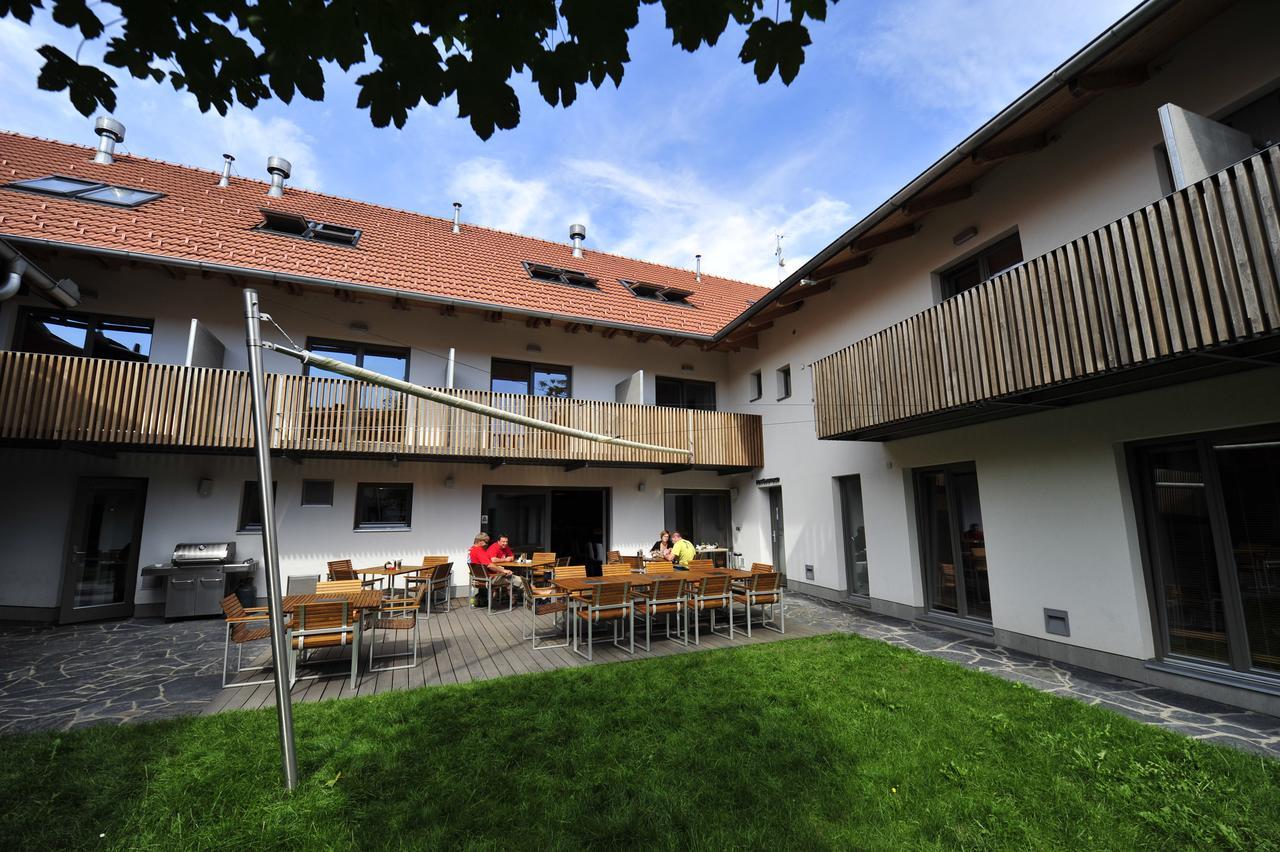 Porcuv Mlyn Hotell Bykovice Eksteriør bilde